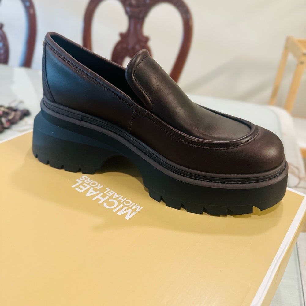 Michael Kors Women’s Brown Loafers size 10 NEW